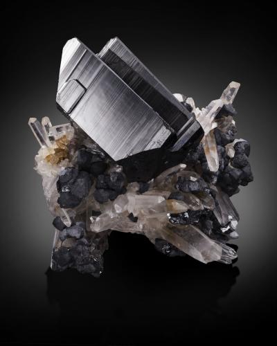 Ferberite<br />Viloco Mine, San Antonio Section, Loayza Province, La Paz Department, Bolivia<br />17,0	x	17,0	x	12,0	cm<br /> (Author: MIM Museum)