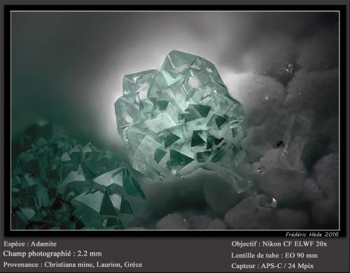 Adamite<br />Mina Christiana, Minas Kamariza, Agios Konstantinos, Distrito minero Lavrion, Prefectura Attikí (Attica), Grecia<br />fov 2.2 mm<br /> (Author: ploum)