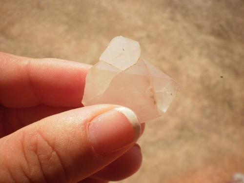 Quartz<br />Jessieville, Condado Garland, Arkansas, USA<br />1" high and 1 1/4" wide and 1/2" deep<br /> (Author: Reelgoodwoman)