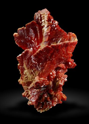 Vanadinite<br />ACF Mine area, Mibladen mining district, Mibladen, Midelt, Midelt Province, Drâa-Tafilalet Region, Morocco<br />6,8 cm.<br /> (Author: Enrique Llorens)