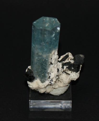 Beryl (variety aquamarine)<br />Erongo Mountain, Usakos, Erongo Region, Namibia<br />45mm x 40mm x 15mm<br /> (Author: Philippe Durand)