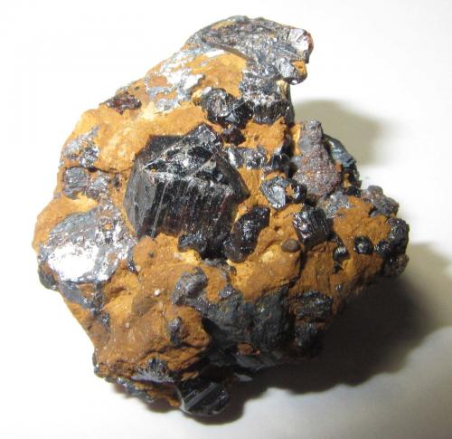 Rutilo<br />Distrito Mwinilunga, Provincia Noroeste, Zambia<br />28 x 30 mm.<br /> (Autor: prcantos)