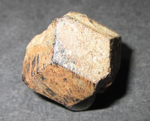Almandino (Grupo Granate)<br />Teso de la Calera schist, Pinilla de Fermoselle, Villar del Buey, Comarca Sayago, Zamora, Castile and León, Spain<br />25 x 20 mm.<br /> (Autor: prcantos)