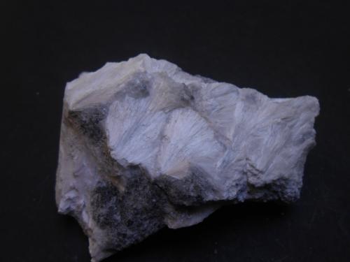 Wollastonita<br />Cantera Carija, Cerro de Carija, Mérida, Comarca 	Tierra de Mérida - Vegas Bajas, Badajoz, Extremadura, España<br />7,5 x 5 x 3 cm<br /> (Autor: Antonio Alcaide)