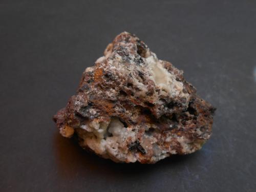 Plumbogummita<br />Monte Bedures, Meredo, Vegadeo, Comarca Eo-Navia, Principado de Asturias (Asturias), España<br />5,5 x 5 x 3 cm<br /> (Autor: Antonio Alcaide)