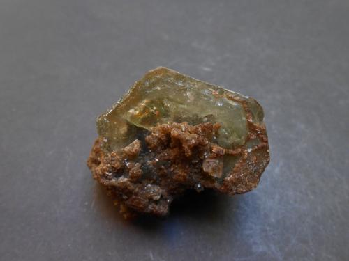 Fluorapatito<br />Minas da Panasqueira, Aldeia de São Francisco de Assis, Covilhã, Castelo Branco, Cova da Beira, Centro, Portugal<br />4 x 3 x 2,5 cm<br /> (Autor: Antonio Alcaide)