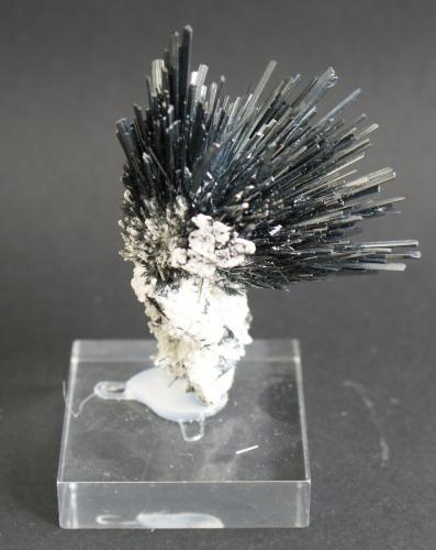 Stibnite<br />Herja Mine, Chiuzbaia, Baia Sprie, Maramures, Romania<br />60mm x 40mm x 20mm<br /> (Author: Philippe Durand)