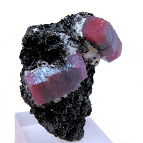 Corundum, biotite
Zazafotsy Quarry, Zazafotsy, Ihosy, Horombe, Fianarantsoa, Madagascar
60 mm x 50 mm (Author: Carles Millan)