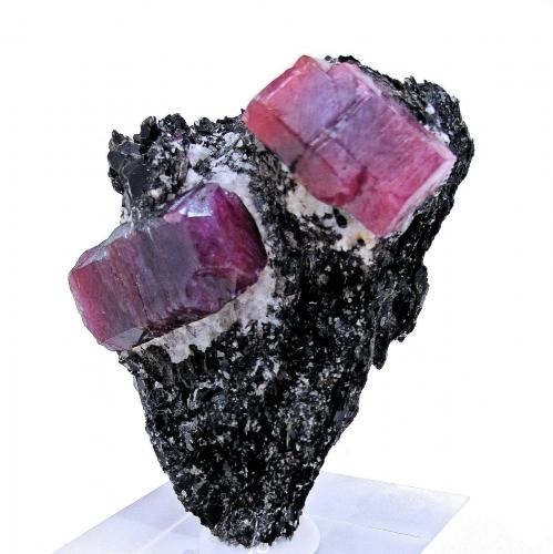 Corundum, biotite
Zazafotsy Quarry, Zazafotsy, Ihosy, Horombe, Fianarantsoa, Madagascar
60 mm x 50 mm

Fuzzy crystal, sorry! (Author: Carles Millan)