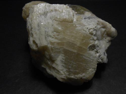 Witherita y Fluorita<br />Minerva I Mine, Ozark-Mahoning group, Cave-in-Rock Sub-District, Hardin County, Illinois, USA<br />8 x 6 x 5 cm<br /> (Autor: Antonio Alcaide)