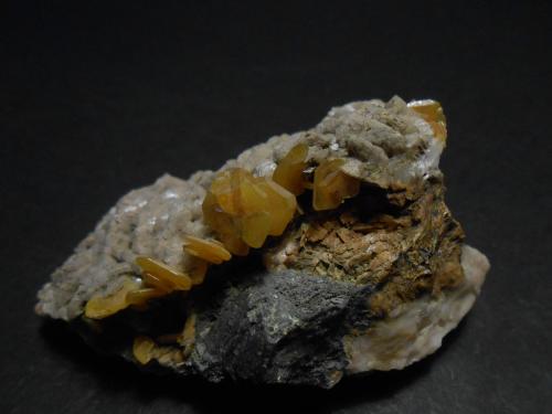 Wulfenita<br />Touissit, Touissit District, Jerada Province, Oriental Region, Morocco<br />6,5 x 5 x 3,5 cm<br /> (Autor: Antonio Alcaide)