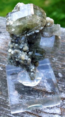 Fluorapatite with Muscovite<br />Minas da Panasqueira, Aldeia de São Francisco de Assis, Covilhã, Castelo Branco, Cova da Beira, Centro, Portugal<br />5 cm<br /> (Author: JC)