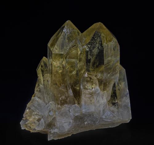 Quartz (variety citrine)<br />Olkhovka, Tyumen Oblast, Russia<br />6.9 x 7.4 cm<br /> (Author: am mizunaka)