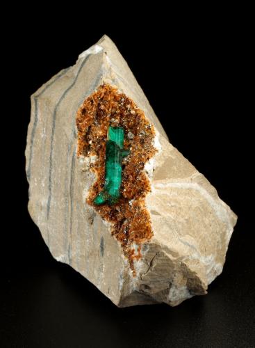 Beryl (variety emerald), Albite (variety cleavelandite), Dolomite, Pyrite<br />Chivor mining district, Municipio Chivor, Eastern Emerald Belt, Boyacá Department, Colombia<br />50x67x50mm, main xl=18mm<br /> (Author: Fiebre Verde)