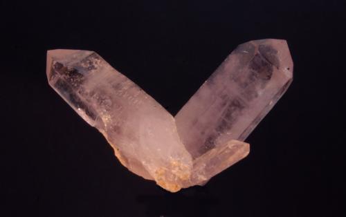 Cuarzo  (variedad Amatista)<br />Cerro de la Concordia, Piedra Parada (Las Vigas), Municipio Tatatila, Veracruz (Veracruz de Ignacio de la Llave), Mexico.<br />cristal largo 5 cm<br /> (Autor: Ricardo Fimia)