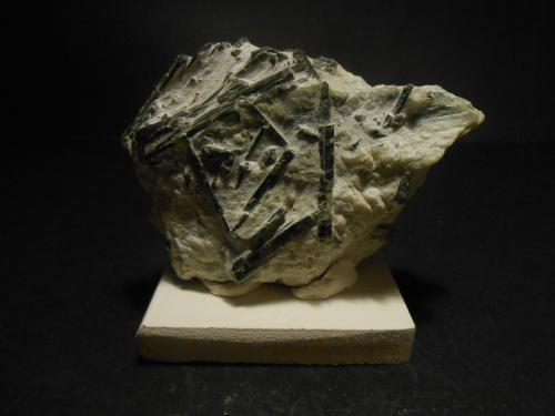 Actinolita<br />Reischbergkar, Großer Greiner, Schlegeisgrund (Schlegeisspeicher), Zamser Grund, Ziller Valley (Zillertal), Bezirk Schwaz, Tyrol/Tirol, Austria<br />9,5 x 7 x 3,5 cm<br /> (Autor: Antonio Alcaide)