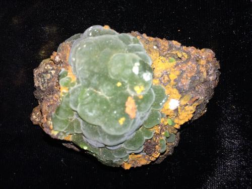 Mimetite<br />Ojuela Mine, Mapimí, Municipio Mapimí, Durango, Mexico<br />70 X 45 X 40 mm<br /> (Author: Robert Seitz)