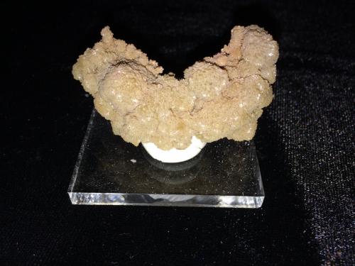 Mimetite<br />Distrito Santa Eulalia, Municipio Aquiles Serdán, Chihuahua, México<br />55 X 35 X 25 mm<br /> (Author: Robert Seitz)