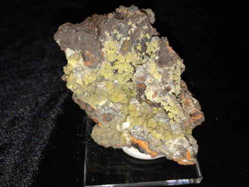 Mimetite<br />Ojuela Mine, Mapimí, Municipio Mapimí, Durango, Mexico<br />70 X 50 X 40 mm<br /> (Author: Robert Seitz)