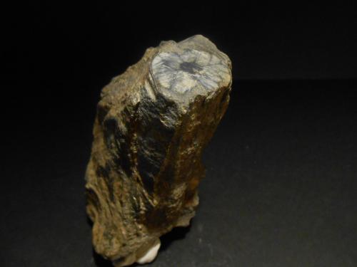 Andalucita (variedad quiastolita)<br />Yacimiento de Quiastolitas de Froseira, Froseira, Doiras, Boal, Comarca Eo-Navia, Principality of Asturias (Asturias), Spain<br />11 x 8 x 5 cm<br /> (Autor: Antonio Alcaide)