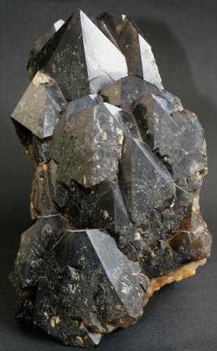 Quartz (variety morion)<br />Mooralla, Southern Grampians Shire, Victoria, Australia<br />130mm x 130mm x 80mm<br /> (Author: Philippe Durand)