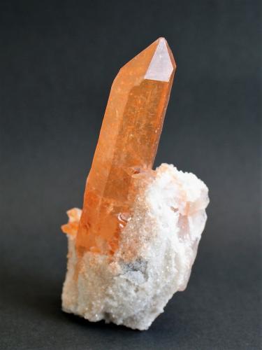 Quartz<br />Corinto, Curvelo, Minas Gerais, Brasil<br />90mm x 50mm x 30mm<br /> (Author: Philippe Durand)