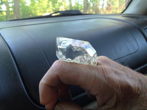 Quartz<br />Turtle Clan Ridge, Fonda, Mohawk, Montgomery County, New York, USA<br />Hand for scale.<br /> (Author: vic rzonca)