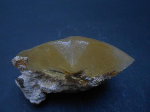Calcita<br />Marble outcrop at north of Ntra. Sra. de la Salud ermitage, Carratraca, Comarca Valle del Guadalhorce, Málaga, Andalusia, Spain<br />6 x 4,5 x 3 cm<br /> (Autor: Antonio Alcaide)