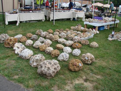 -Field and stream geodes for sale at a recent Bloomington rock show (Author: Bob Harman)