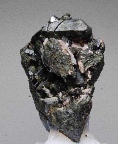 Epidota<br />Corta Mercedes, Minas de Cala, Cala, Comarca Sierra de Huelva, Huelva, Andalucía, España<br />6 x 4 cm<br /> (Autor: Ricardo Fimia)