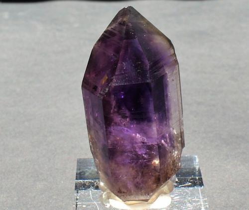 Quartz (variety amethyst)<br />Goboboseb Mountains, Brandberg area, Erongo Region, Namibia<br />60mm x 30mm x 30mm<br /> (Author: Philippe Durand)