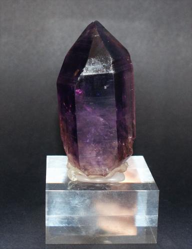 Quartz (variety amethyst)<br />Goboboseb Mountains, Brandberg area, Erongo Region, Namibia<br />60mm x 30mm x 30mm<br /> (Author: Philippe Durand)