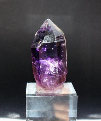 Quartz (variety amethyst)<br />Goboboseb Mountains, Brandberg area, Erongo Region, Namibia<br />60mm x 30mm x 30mm<br /> (Author: Philippe Durand)