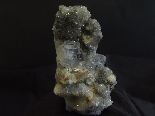 Fluorita<br />Corta Veneros-Sur, Filón Josefa-Veneros, Coroña de Arriba-La Collada, zona minera de La Collada, Siero, Comarca Oviedo, Principado de Asturias (Asturias), España<br />80x40mm<br /> (Autor: joaquin gar)