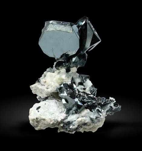 Hematite<br />Nador, Nador Province, Oriental Region, Morocco<br />4 cm<br /> (Author: Enrique Llorens)
