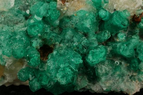 Beryl (variety emerald), Calcite<br />Peñas Blancas Mine, Municipio San Pablo de Borbur, Western Emerald Belt, Boyacá Department, Colombia<br />70x70x45mm<br /> (Author: Fiebre Verde)