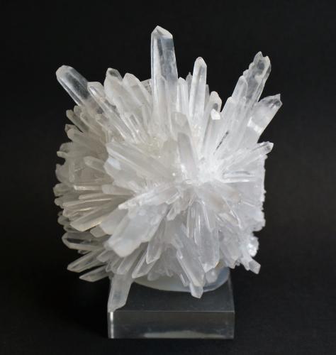 Quartz<br />Pasto Bueno, Pampas District, Pallasca Province, Ancash Department, Peru<br />70mm x 70mm x 60mm<br /> (Author: Philippe Durand)