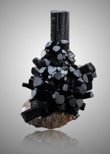 Elbaite on Orthoclase<br />Barra de Salinas, Coronel Murta, Vale do Jequitinhonha, Minas Gerais, Brazil<br />25,0	x	28,0	x	35,0	cm<br /> (Author: MIM Museum)