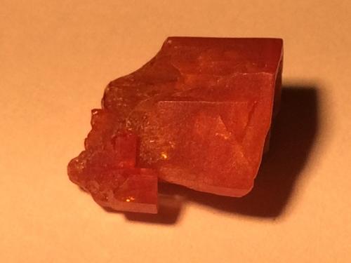 Vanadinite<br />Mina Pure Potential, Distrito Silver, Montes Trigo, Condado La Paz, Arizona, USA<br />20 X 12 X 8 mm<br /> (Author: Robert Seitz)