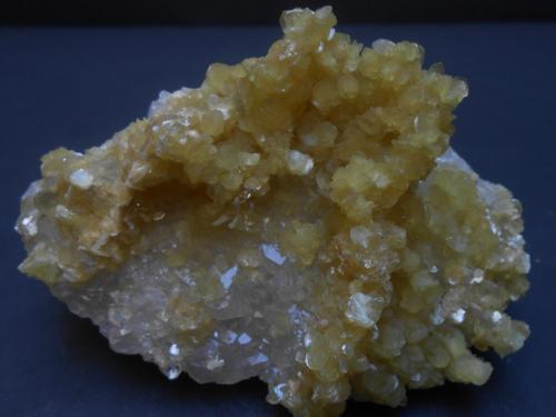 Moscovita y Cuarzo<br />Murundu Mine, Jenipapo District, Itinga, Vale do Jequitinhonha, Minas Gerais, Brazil<br />11 x 7 x 6 cm<br /> (Autor: Antonio Alcaide)
