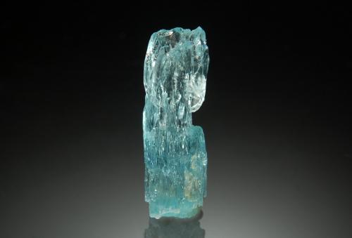 Beryl var. aquamarine<br />Mount Antero, Chaffee County, Colorado, USA<br />0.8 x 2.3 cm<br /> (Author: crosstimber)