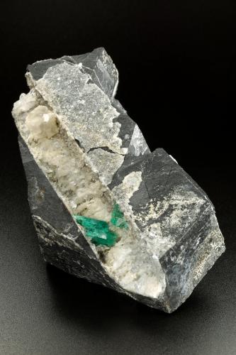 Beryl (variety emerald), Calcite, Quartz<br />Chivor mining district, Municipio Chivor, Eastern Emerald Belt, Boyacá Department, Colombia<br />120x55x28mm, aggregate=15x9mm<br /> (Author: Fiebre Verde)