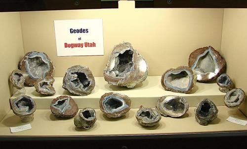 Quartz (geode)<br />Juab County, Utah, USA<br />various sizes as noted in the pix<br /> (Author: Bob Harman)