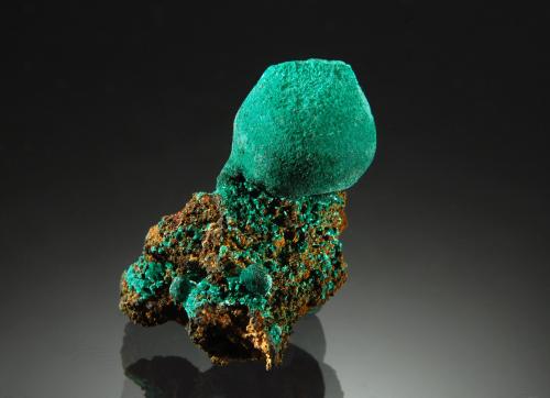 Malachite<br />Copper Queen Mine, Queen Hill, Bisbee, Warren District, Mule Mountains, Cochise County, Arizona, USA<br />2.0 x 2.7 cm<br /> (Author: crosstimber)