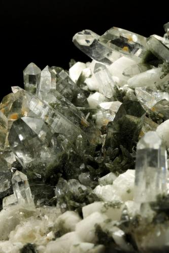 Quartz, Albite<br />Ganesh Himal, Dhading District, Bagmati Pradesh, Nepal<br />190x125x45mm<br /> (Author: Fiebre Verde)