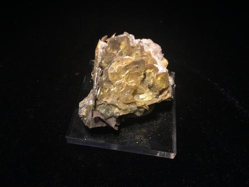 Wulfenite<br />Glove Mine, Glove Mine group, Devil's Cash Box Ridge, Cottonwood Canyon, Amado, Tyndall District, Santa Cruz County, Arizona, USA<br />55 X 40 X 30<br /> (Author: Robert Seitz)