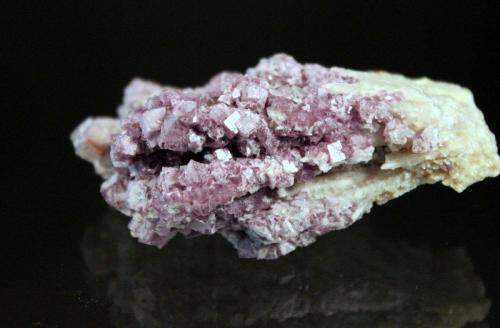 Fluorite, Barite pseudomorph after Laumontite<br />Cripple Creek District, Teller County, Colorado, USA<br />7.5 x 4.5 cm<br /> (Author: Don Lum)