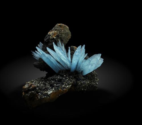 Barite<br />Jebel Ouichane mines, Beni Bou Ifrour, Nador, Nador Province, Oriental Region, Morocco<br />8x8 cm<br /> (Author: Enrique Llorens)