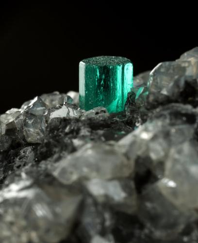 Beryl (variety emerald), Calcite, Dolomite<br />La Pita mining district, Municipio Maripí, Western Emerald Belt, Boyacá Department, Colombia<br />53x38x34mm, xl=5x4mm<br /> (Author: Fiebre Verde)