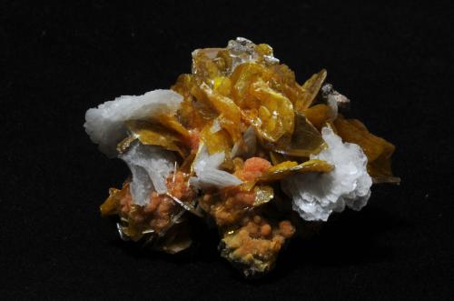 Barite on Wulfenite and Mimetite<br />San Francisco Mine, Cerro Prieto, Cucurpe, Municipio Cucurpe, Sonora, Mexico<br />5.7 x 4.6 x 3.4 cm<br /> (Author: steven calamuci)